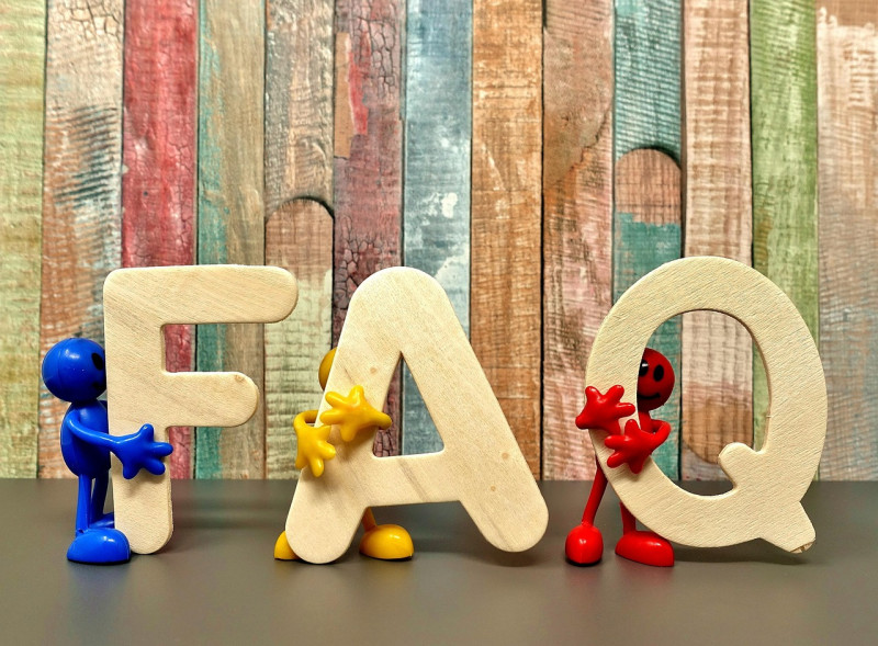 FAQ erweitert — neue Antworten zu Platzregeln und Dauercamping